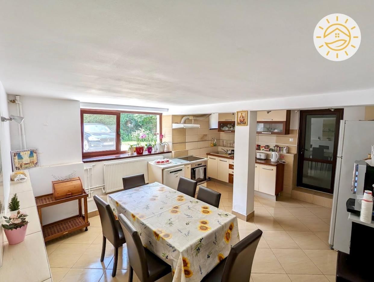 Casa Bergwald Apartment Risnov Bagian luar foto