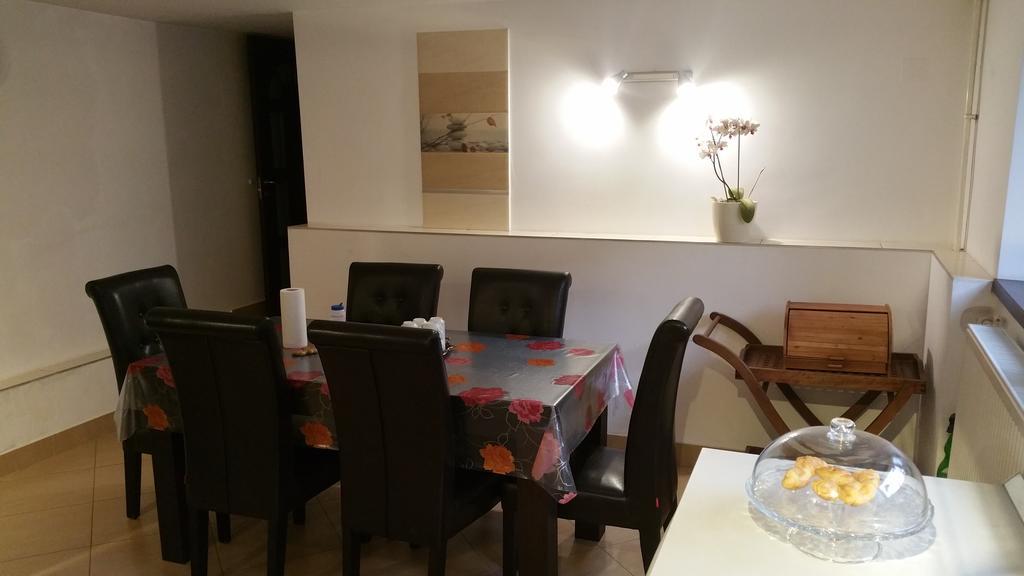Casa Bergwald Apartment Risnov Bagian luar foto