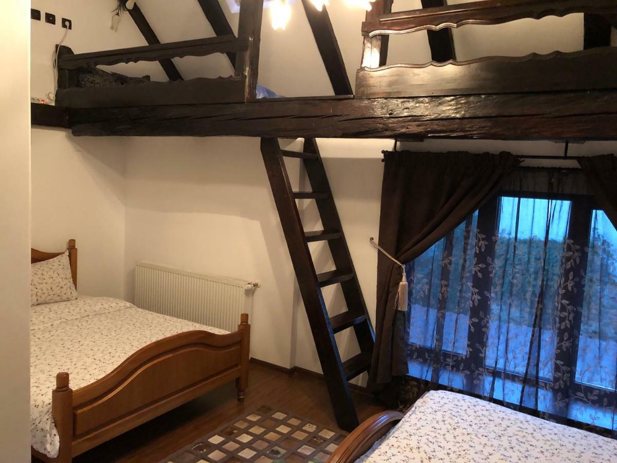 Casa Bergwald Apartment Risnov Bagian luar foto