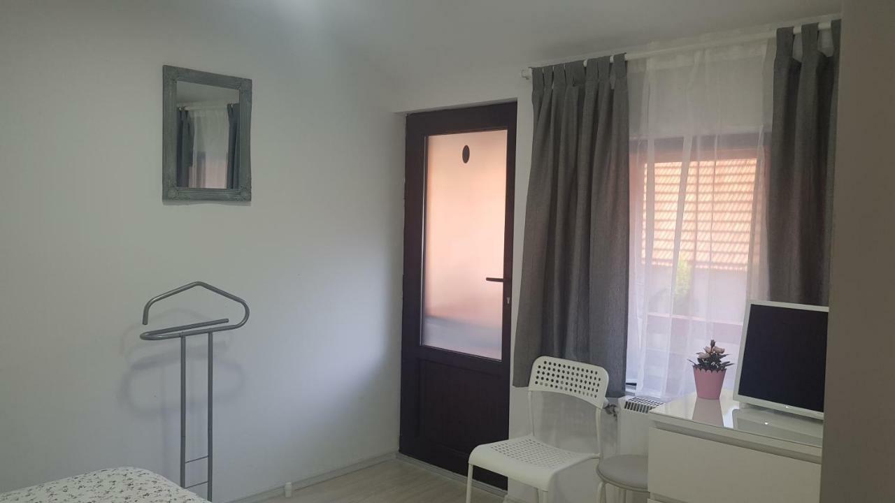 Casa Bergwald Apartment Risnov Bagian luar foto